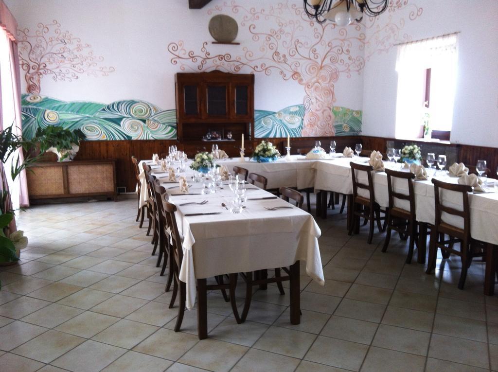Ristorante Albergo 'L Bunet Cortemilia Luaran gambar