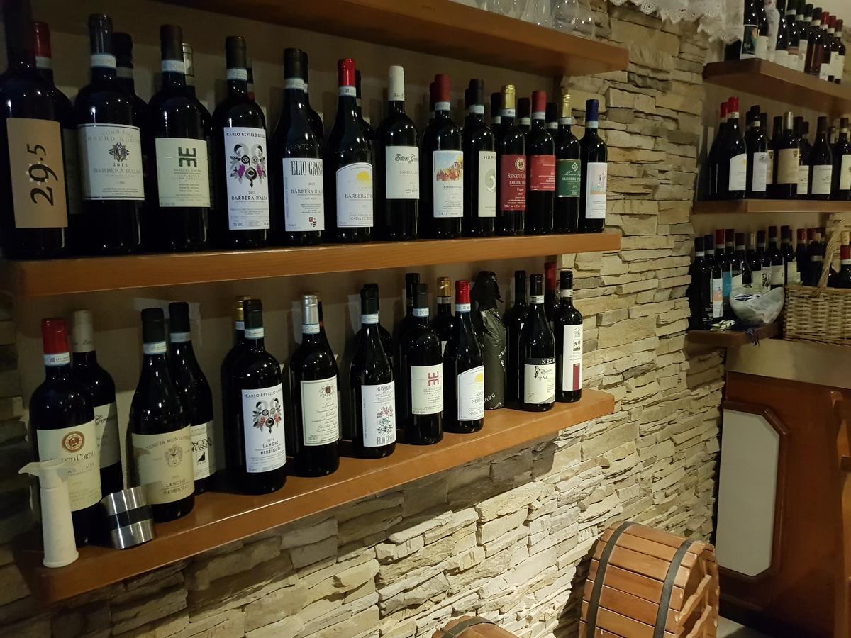 Ristorante Albergo 'L Bunet Cortemilia Luaran gambar